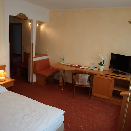 Loroesch 3*