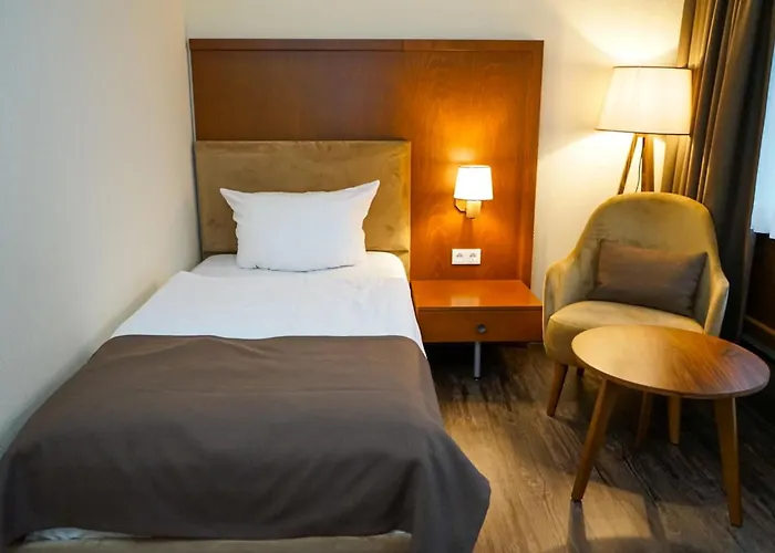 Otel Lorosch 3*